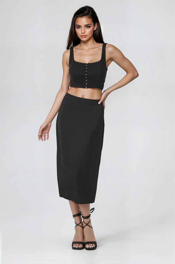 Hook-and-Eye Cropped Tank Top - Image 6
