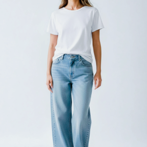Low-Rise Wide-Leg Jeans
