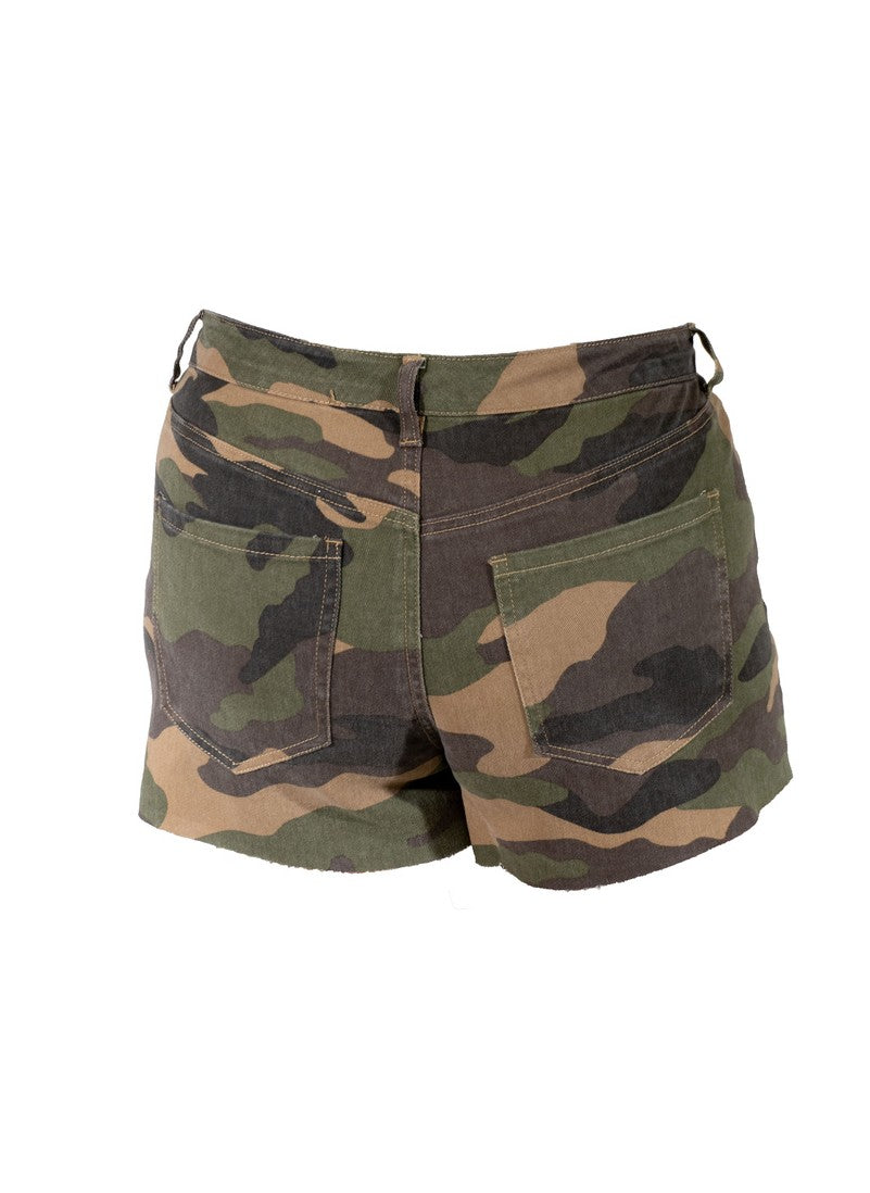 Plus Size Camo Frayed-Hem Denim Shorts - Image 2