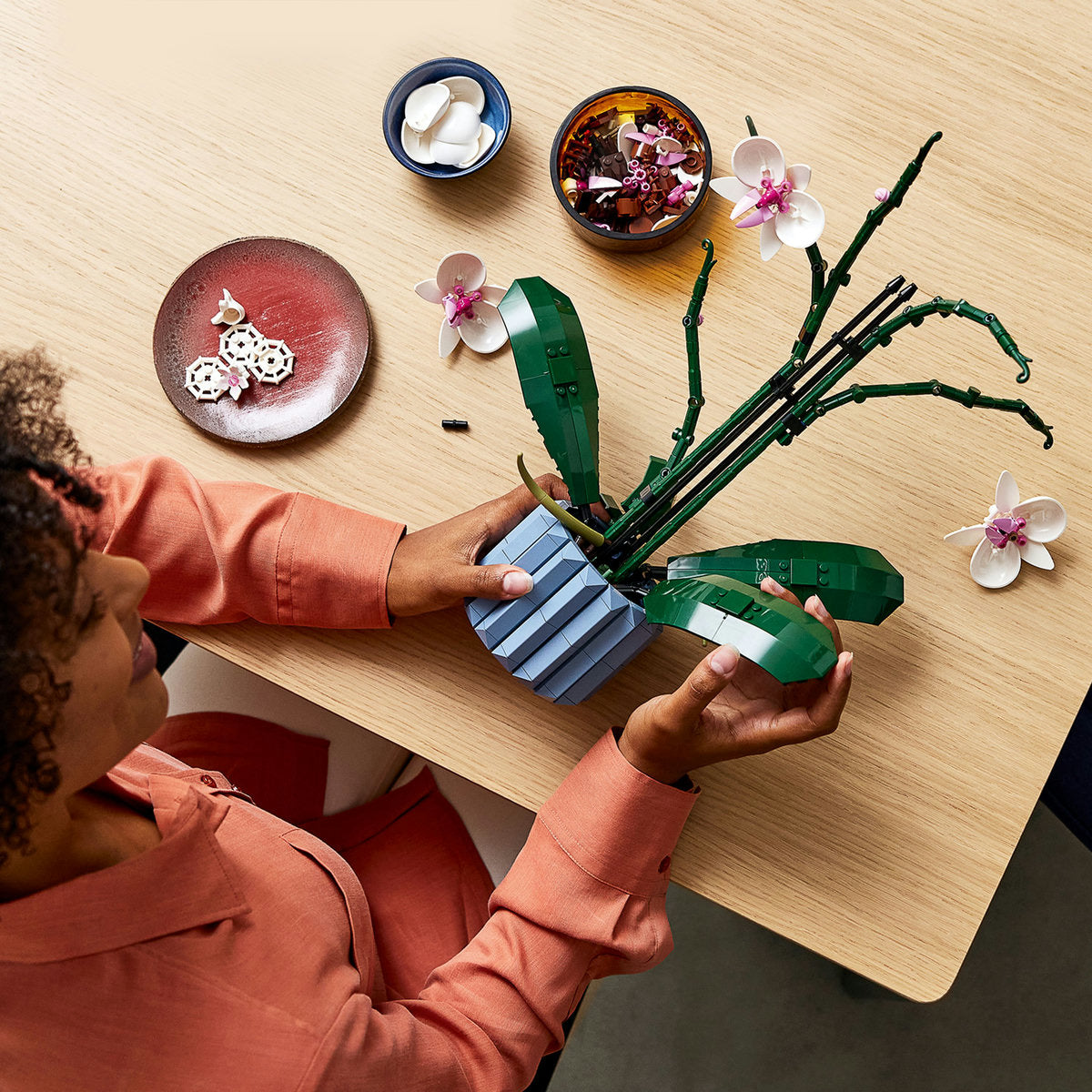 LEGO? Orchid 10311 Plant Decor Building Kit 608 Pieces - Image 6