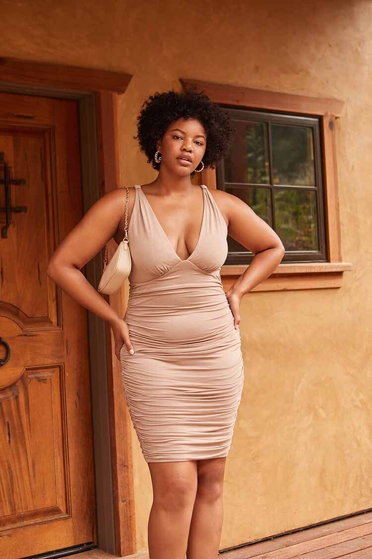Plus Size Ruched Bodycon Dress - Image 5