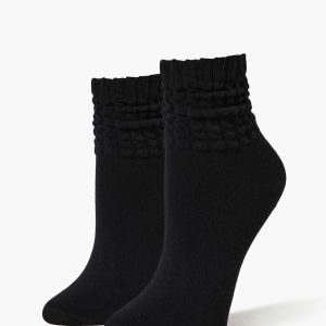 Crinkle Ribbed Knit Crew Socks