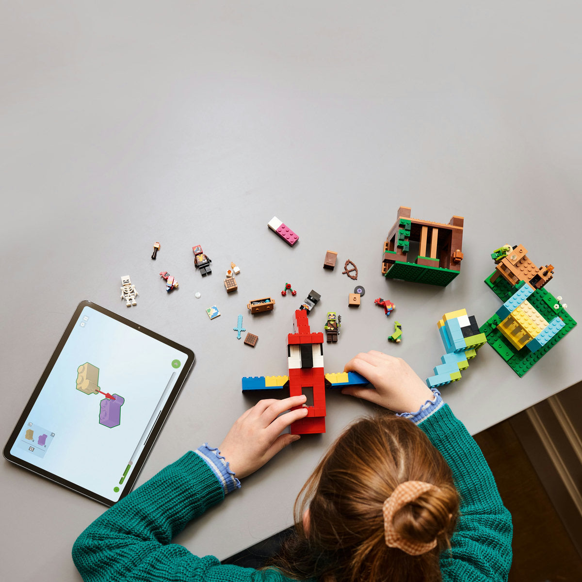 LEGO? Minecraft? the Parrot Houses. Buildable Video-Game Set 21282 - Image 8